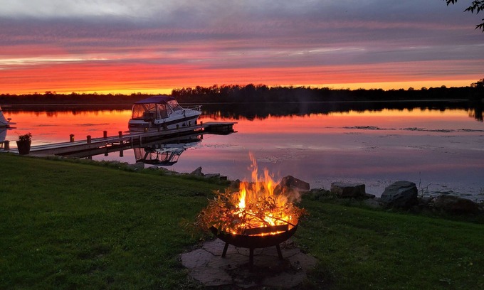 North Grenville House | Rideau River Getaway