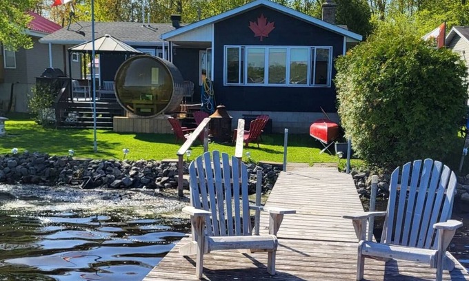 Oxford Station Cottage | Rideau River Retreat - Waterfront Home