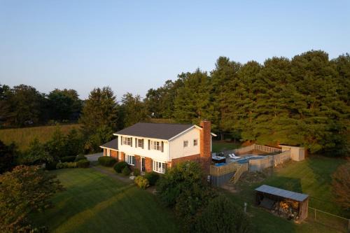 Asheville House | Ridge Valley by AvantStay Upscale Asheville Escape w Pool