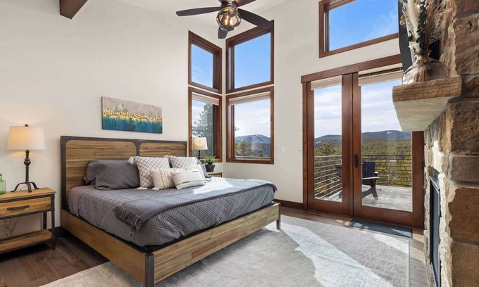 Nederland House | Ridge View Retreat - Panoramic Views and Hot Tub