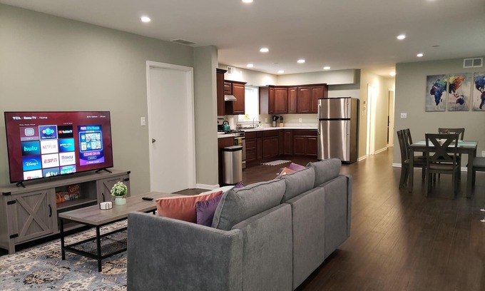 Berwyn Apartment | Ridgeland Retreat/Street level Apt easy access
