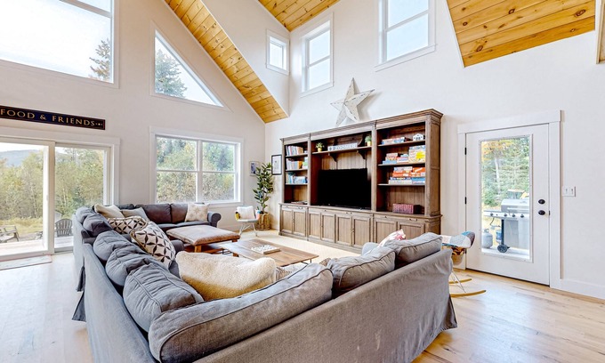 Whitefield House | Ridgeview | Newer home in Whitefield with hot tub, firepit & mountain views