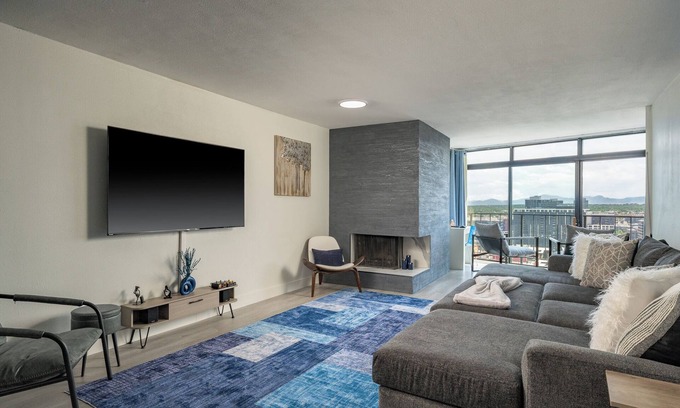 LoDo Apartment | Ridiculous 16 Shower Heads-Private Steam Room Insane Mtn. Views! 21 floors up!