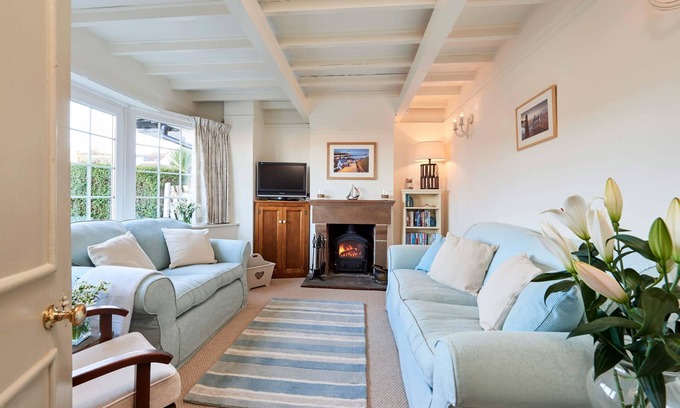 Sandsend Cottage | RIGG COTTAGE, pet friendly, with open fire in Sandsend
