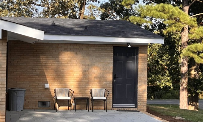 Union County Apartment | Riggins King suite WI-FI Patio Farmscape comfort