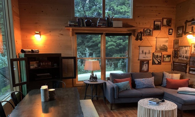 Polebridge Cabin | Right in Polebridge! Walk to the Merc & Northern Lights Saloon