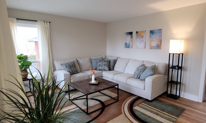 Pocatello House | Right next to ISU campus & Holt Arena.
