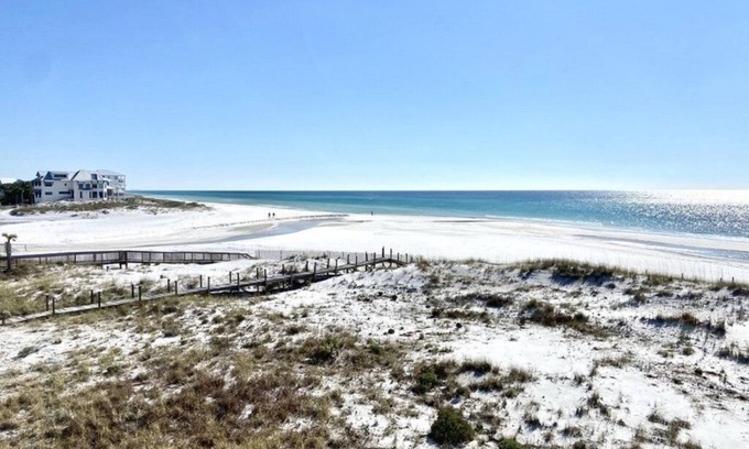 Seagrove Beach Condo | Right on the Beach ~ An Emerald Oasis ~ Pool ~ 1BR 1BA ~ King & Bunks