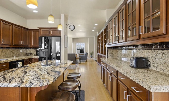 South Richland House | Right on the Columbia River.