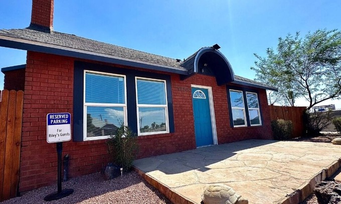 Encanto House | Rileys Feel-Free 10 min walk to Arizona State Fair