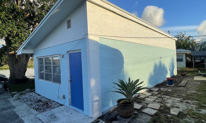 Buckhead Ridge Cottage | Rim Canal Cottage - Access to Fishing, Just off Lake Okeechobee! by RedAwning