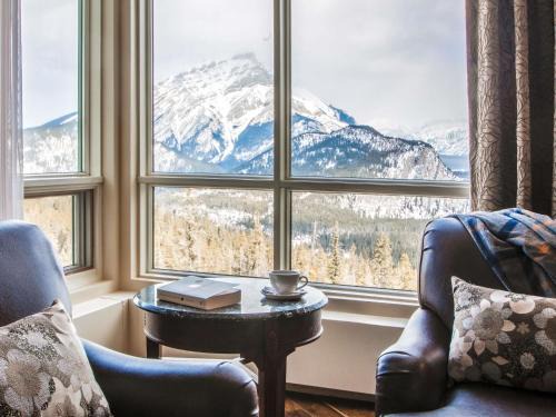 Banff Hotel | Rimrock Banff, Emblems Collection