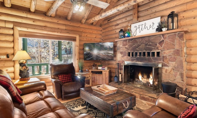 Heber Cabin | Rimtop Retreat | King Beds~Foosball~Lakes Nearby