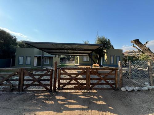 Carpinteria House | "Rincón de Olivos" Alojamiento entero en complejo con piscina