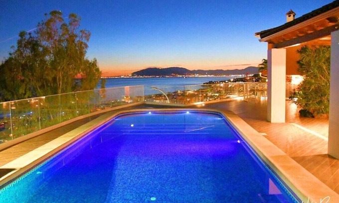 Torre de Benagalbon Villa | Rincon del Mar Comfortable holiday residence