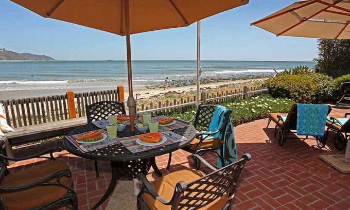 Carpinteria House | Rincon Retreat - Casual Beachfront Comfort