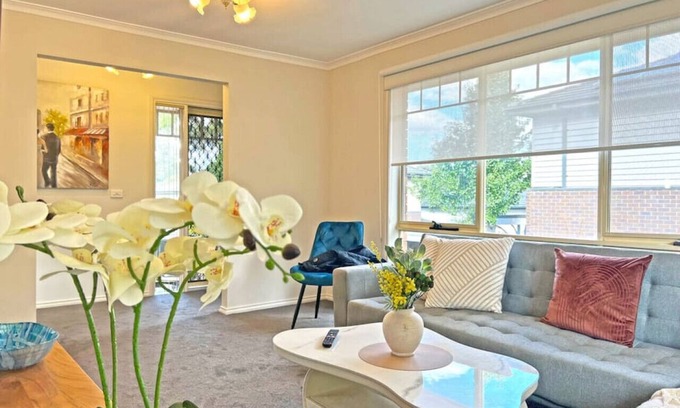 Ringwood House | Ringwood Exquisite 2BR Staycation WiFi 66 U1 metres from Eastland