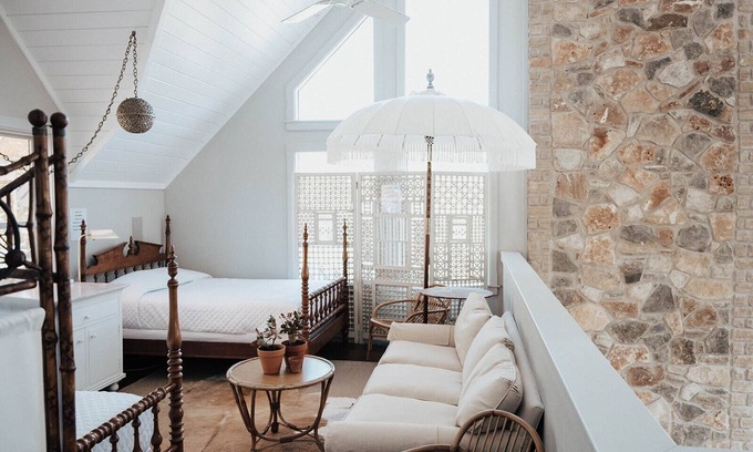 Wimberley House | Rio De Los Suenos is the perfect hill country destination in every season.