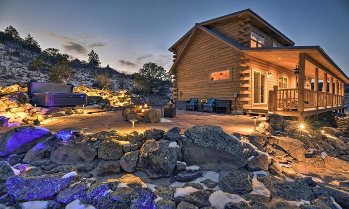 Del Norte House | Rio Grande National Forest Cabin Views and Hot Tub