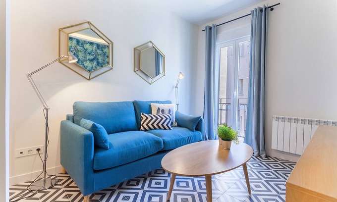 Almendrales Apartment | Rio Plaza V apartment in Madrid