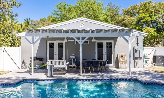 Downtown Fort Lauderdale House | Rio Retreat Las Olas