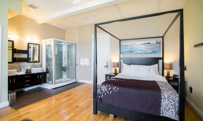 Beach Hill - Beach Flats Hotel | Rio Vista Suites