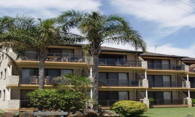 Hawks Nest Apartment | 'RioVista' by the Myall River