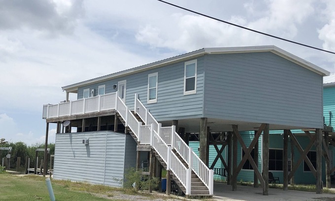 Venice Cabin | Rip Line Lodge at Venice Marina- 3bedroom/2bath lodge