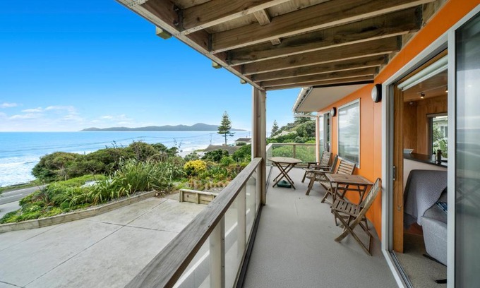 Raumati South House | Rippling Waves Lookout - Raumati South Home