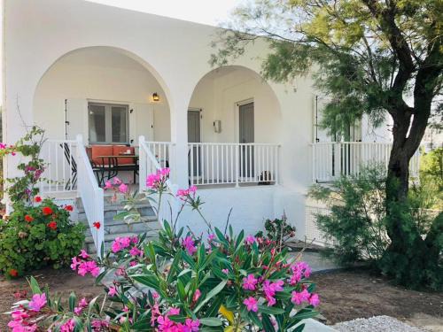 Logaras House | Rita's Beachfront House