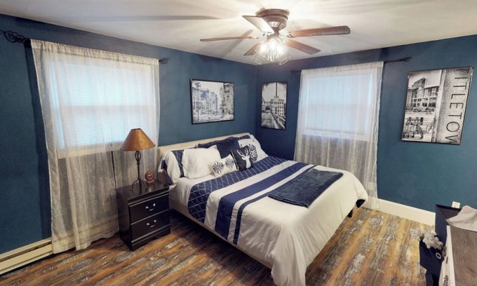 Appleton Apartment | Ritchie’s Apple Place: Teal Waves
