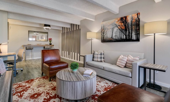 Vickery Meadow Apartment | ★Ritzy Adaptable Get-Away | ★Pool | ★Free Covered Parking