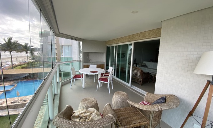 Bertioga Apartment | Riveira de Sao Lourenço 5 bedrooms and 5 bathrooms! Facing the sea