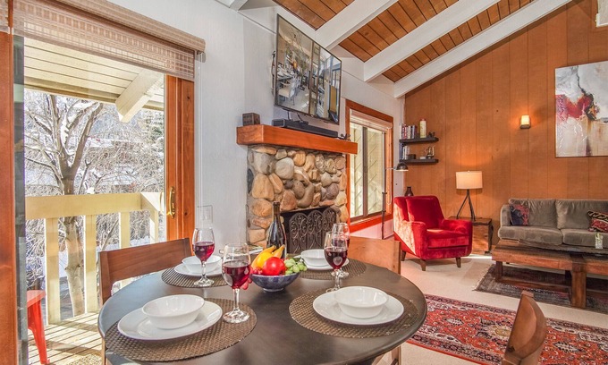 Ketchum Condo | River 102-Hot Tub, Pool, Spa, Common game Room, 10 minute Walk to Town & Lifts
