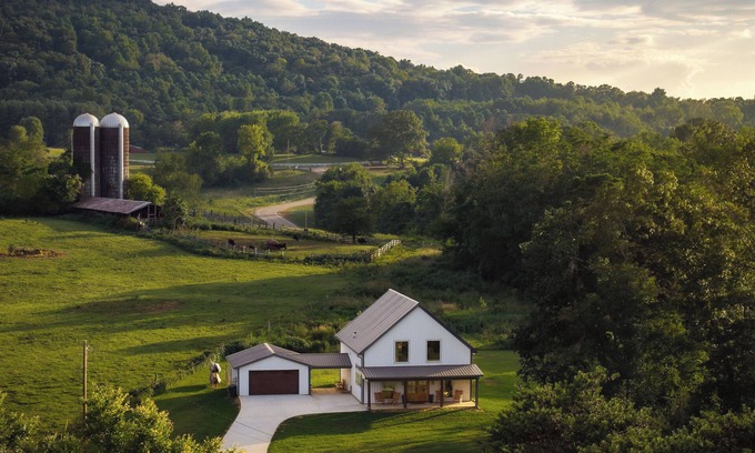 Rock Island House | River Access, Mountain View, Game Rm/Pet friendly!