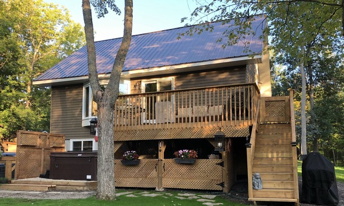 North Bay Apartment | River Access, Private Hot Tub, Quiet Spot in Town