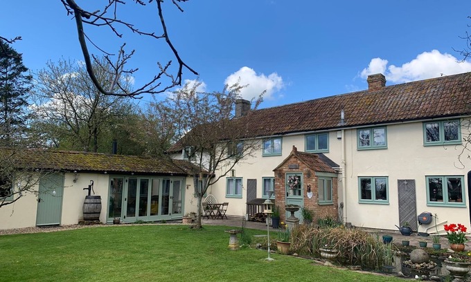 Burrowbridge Cottage | River and country views & woodburner at ‘The Nest’