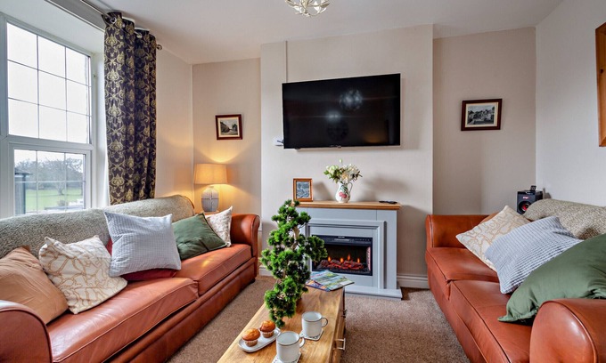 Llanbedr Apartment | River Artro Townhouse