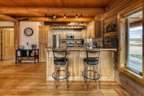 Grantsdale House | River Cabin Minutes To Town