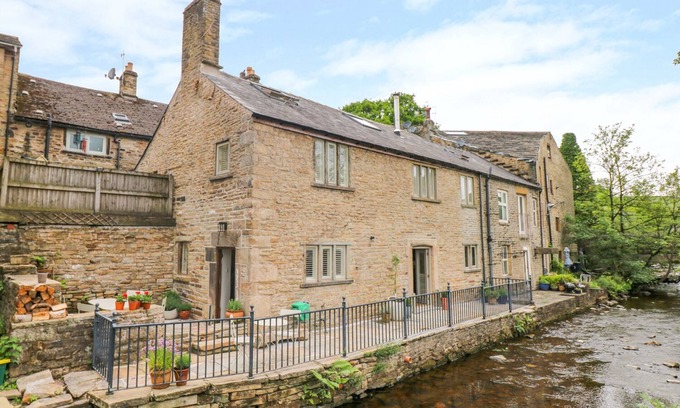 Hayfield Cottage | RIVER COTTAGE HAYFIELD, family friendly, with open fire in Hayfield