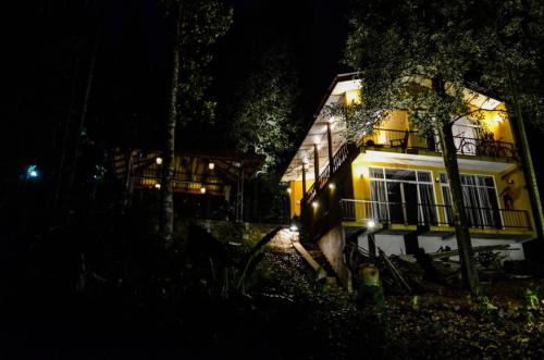 Ukuwela Bed & Breakfast | river edge bungalow