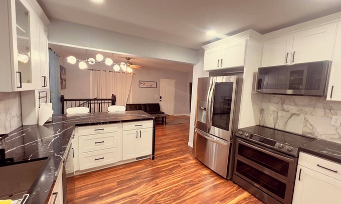 Tukwila Cottage | River-front Cottage house - Salmon Fishing at front door & All other attractions