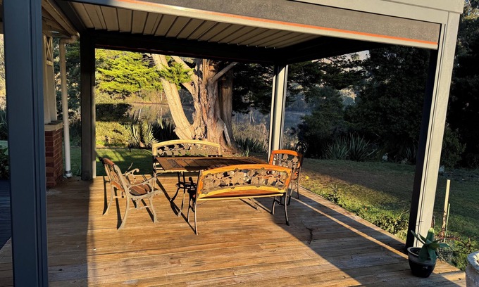 Huonville House | River Front Estate