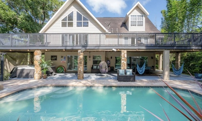 Temple Terrace House | ✨River Front✨Heated Pool Estate-Large Group,Busch Garden,USF, Sleeps 14