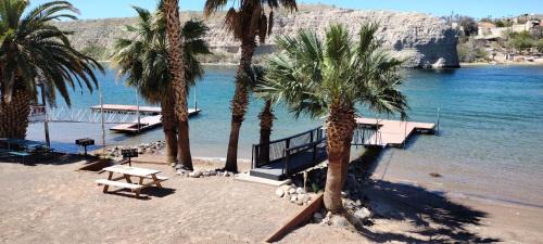 Bullhead City Apartment | River getaway Downstairs unit