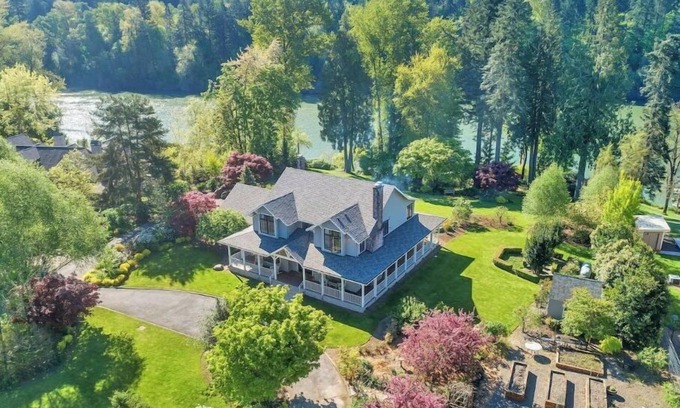 Newberg House | River Haven House