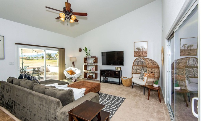 Bullhead City House | River House on the golf course