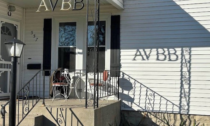 Kankakee Apartment | River House Retreat - Firepits - Bike trails - Canoe Launch