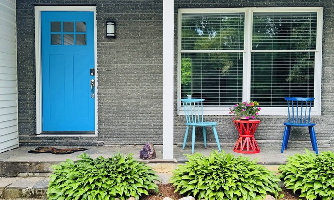 Newfane House | River House