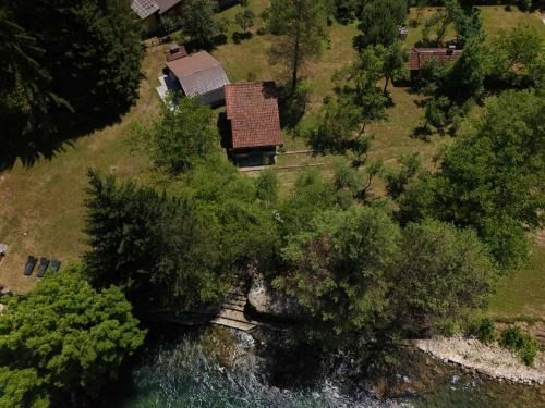 Kulen Vakuf House | River Nest